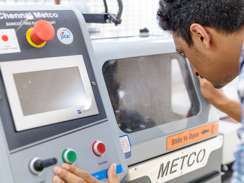 Advanced casting laboratory equipment photo published on the Kimura Foundry India website